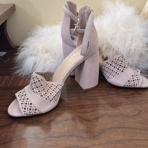 Vince Camuto Suede Cream Chunky Heel - Picture 9 of 9